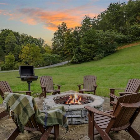 Hot Tub Fire Pit Game Room Theater Easy Access Sleeps 12 - Black Bear Lodge Pigeon Forge Extérieur photo